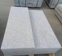 Capuchons de piliers en granit gris G603 pour la conception graphique de villas
