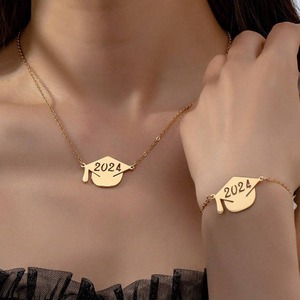 Collana con Ciondolo a Forma di Cappello di Laurea in Acciaio Inossidabile, Regalo per la Classe di Laurea 2024 2025, 'My Is Just <span class=keywords><strong>Beginning</strong></span> Graduate' - Product Image 5