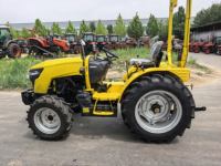 Kleiner Allradantrieb-Landwirtschaftstraktor Kompakter Mini-Traktor für Gewächshaus- und Obstgartenanbau