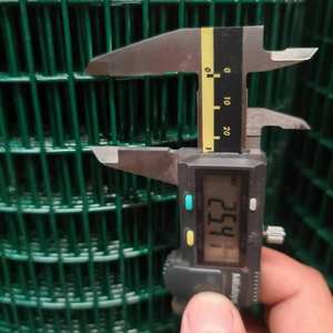 Rouleaux de grillage soudé à mailles carrées de 1/2x1 pouce, galvanisé, revêtu de PVC, couleur verte, pour <span class=keywords><strong>la</strong></span> construction et les clôtures - Product Image 2