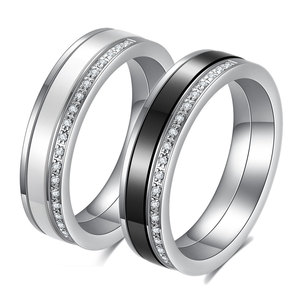 Bague en céramique blanche et noire, 5,5 mm, sertie de diamants ronds, forme géométrique, unisexe, à porter au quotidien - Product Image 1