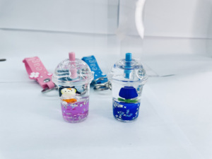 Llavero de arena movediza con purpurina líquida para niñas, diseño marino flotante, pulsera, dijes, llavero artesanal - Product Image 1