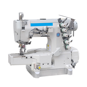 Machine à coudre industrielle à point de surjet automatique à trois aiguilles et cinq fils CP-600D avec coupe-fil - Product Image 2