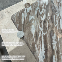 Table basse carrée sur mesure en marbre naturel, table centrale moderne en pierre massif, projet d'aménagement intérieur haut de gamme pour villa