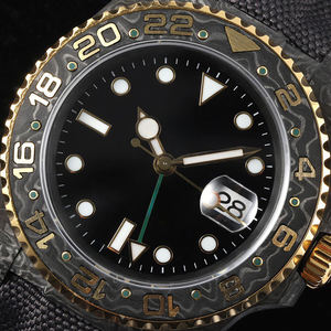 Montres automatiques en fibre de carbone personnalisées haut de gamme, best-sellers, avec affichage de la date, verre saphir résistant aux rayures - Product Image 2