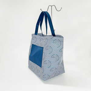 Sacs fourre-tout non tissés réutilisables de taille moyenne pour femmes personnalisables dessin animé Logo impression écran manipulé cadeau parfait - Product Image 2