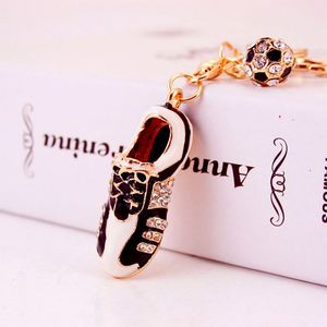 Llavero de metal con diseño de zapatillas de fútbol creativas, colgante de diamante para hombre, pequeño regalo YS848, China, empaquetado individualmente - Product Image 3