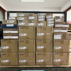 PLC ของแท้จากมิตซูบิชิ รุ่น <span class=keywords><strong>FX5U</strong></span>-<span class=keywords><strong>64MR</strong></span>/<span class=keywords><strong>ES</strong></span> 32MR/<span class=keywords><strong>ES</strong></span> 32MT/<span class=keywords><strong>ES</strong></span> 64MT/DS 32MT/ESS 80MT/ESS - Product Image 2