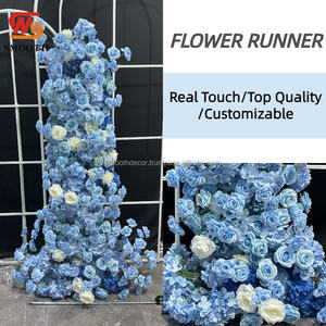 SMOOTH - Camino de Mesa de Rosas Artificiales de Seda Azul Claro Personalizado, Diseño Asimétrico para Decoración de Bodas y Eventos - Product Image 2