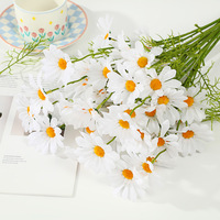 Fleurs de marguerite artificielles faites à la main, fleurs en soie réalistes pour la décoration de la maison, du salon, ornement de bureau, décoration de mariage