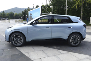 2025 ARCFOX T1 Pure Electric SUV Nuevo modelo Versión básica 95kW Coche chino con dirección izquierda EV Automóvil barato - Product Image 5