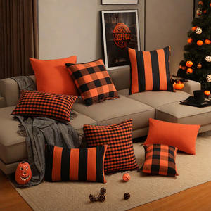 Federa Decorativa Quadrata Personalizzata OEM, Design Moderno Arancione e Nero per Halloween, Motivo Geometrico Autunnale per la Casa - Product Image 2