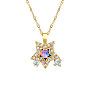 Collana con Ciondolo Luna Colorata in Acciaio Inossidabile, Design Lussuoso ed Elegante, Catena in Resina Sportiva Elettroplaccata con Dettagli in Bambù, per Uso Quotidiano - Product Image 5