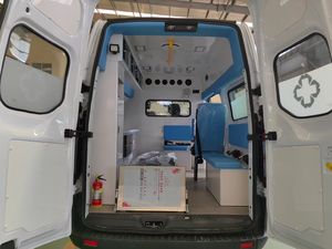 Nouvelle <span class=keywords><strong>ambulance</strong></span> Ford 4x2 diesel à <span class=keywords><strong>prix</strong></span> <span class=keywords><strong>d</strong></span>'usine avec feux et sirène, transmission manuelle, Euro 3-5 pour le transport de patients - Product Image 6