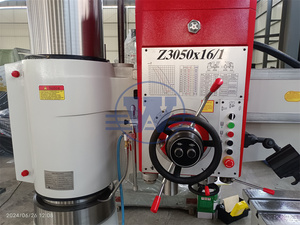 Machine de perçage et de fraisage universelle à bras radial en acier pour atelier - Product Image 5