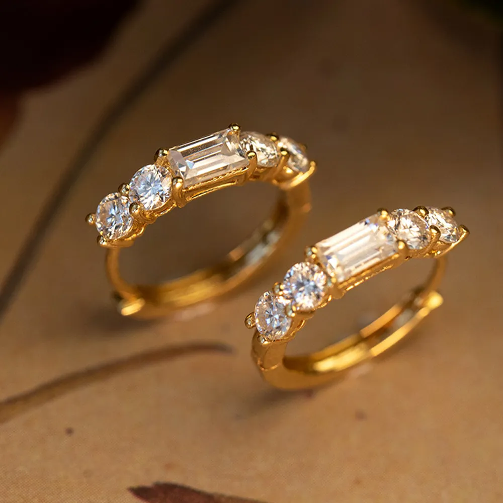 क्लासिक सोने की प्लेटेड सीज़ ज़िरकॉन पत्थरों के झुमके बालों वाली महिलाओं के लिए क्लासिक सोने की अंगूठी