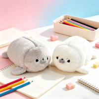 Nouvel Arrivage OEM ODM Trousse à Crayons et Sac de Papeterie en Peluche Licenciée, Motif Phoque Bicolore en Position Allongée, Mignonne Poupée en Peluche