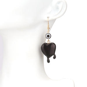 Pendientes colgantes con forma de corazón y gota de sangre para mujer, joyería de moda para fiesta, diseño de corazón rojo de aleación de zinc - Product Image 3