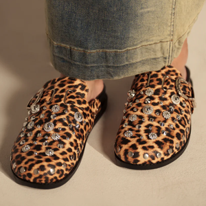 Mules pour femmes à imprimé léopard, ornées de strass et de rivets, avec boucle, style décontracté, à enfiler, tendance - Product Image 2