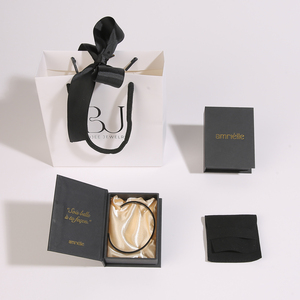 กล่องใส่เครื่องประดับรูปทรงหนังสือแบบใช้ซ้ำได้ เป็นมิตรกับสิ่งแวดล้อม พร้อมโลโก้สั่งทำพิเศษ ปิดด้วยแม่เหล็ก บุด้วยผ้าซาติน สำหรับเก็บสร้อยคอและแหวน - Product Image 5