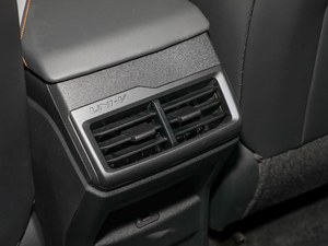 Voitures d'occasion pas chères Changan <span class=keywords><strong>Auto</strong></span> 2018 EADO 1.6L Berline Essence Automatique Voiture d'occasion en Chine - Product Image 5