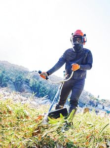 Débroussailleuse sans fil HiKOKI CG36DB(WP) 36V, lame de scie à copeaux industrielle de 9,1 pouces de diamètre extérieur, poignée à deux mains, utilisation extérieure DIY - Product Image 2