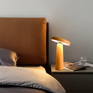 ユニークなスタイルのコードレステーブルランプ、屋内屋外用の充電ナイトライト付きLEDタッチランプ充電式デスクランプ