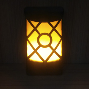 Lampe murale solaire à effet de flamme LED, lumière décorative de jardin extérieur avec capteur pour une utilisation en cour de maison - Product Image 3