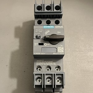 1pc Produits rares Brand New Original <span class=keywords><strong>3rv2711</strong></span> 1dd10 Protecteur de moteur Disjoncteur 3 2 a Sirius 3rv2 Plc - Product Image 2