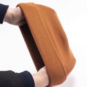 Bonnets en tricot de nylon durables personnalisés pour l'hiver - Couvre-chefs personnalisés en gros pour temps froid et protection auditive chaude - Product Image 2