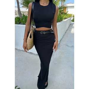 Ensemble deux pièces noir Bianca XS : Haut et short sport au-dessus du genou en tissu côtelé pour l'automne - Product Image 5