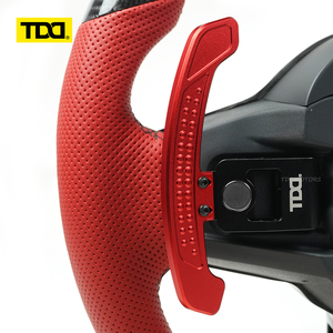 Volant sport en fibre de carbone TDD compatible avec BMW CS, cuir perforé rouge avec marque centrale rouge - Product Image 4