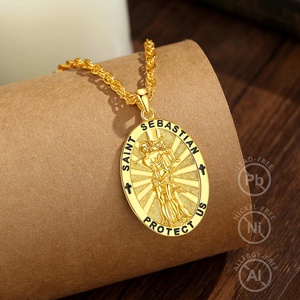 Nuevo Collar con Colgante de San Sebastián, Talismán Religioso Grabado en Esmalte Negro Chapado en Oro de 18K - Product Image 3