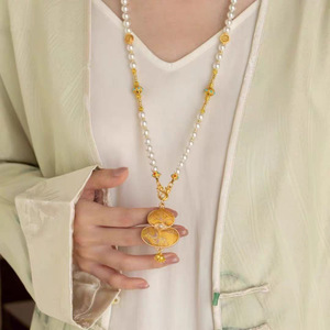Chinese Pearl Gourd Necklace For Women Imitation Pearl Sweater Chain Autumn Winter Style Fashionable Daily Wear Accessory - Product Image 1