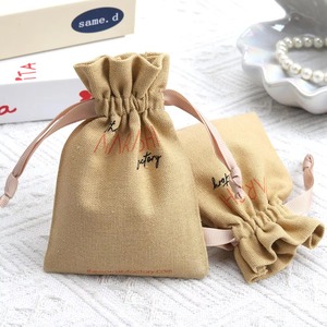 Sac à cordon en toile de coton écologique OEM/ODM, logo personnalisé imprimé à l'écran, pochette en coton pour bijoux, cosmétiques, parfums, cadeaux - Product Image 2