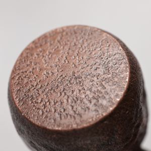 Théière en cuivre classique de luxe, théière en métal martelé à la main personnalisée avec poignée en bois de santal de qualité supérieure, écologique, capacité de 250 ml - Product Image 4