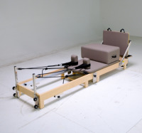Reformer de Pilates pliable en bois avec roues silencieuses et accessoires complets – Idéal pour le yoga à domicile et l'entraînement du tronc