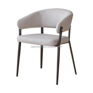 Sillas de Comedor con Brazos, Tapizadas en Cuero Vegano Ecológico, Respaldo Abierto, Diseño Moderno de Media Luna Curva, con Reposabrazos - Product Image 1