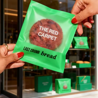 Sachet d'emballage alimentaire réutilisable OEM avec fenêtre transparente et trou de suspension, largeur 9-16 cm, pour snacks, aliments pour bébés, bonbons, vente au détail, logo personnalisé