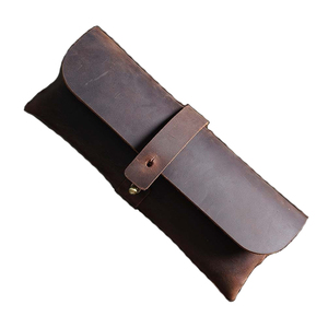 <span class=keywords><strong>Astuccio</strong></span> Vintage in Vera Pelle di Vacchetta per <span class=keywords><strong>Uomo</strong></span>, Portapenne per Scuola e Ufficio con Chiusura a Fibbia e Cinturino - Product Image 3