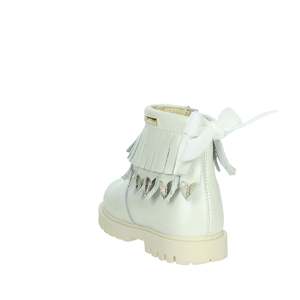 Botas Bajas para Niña Balducci, Color Marfil, con Flecos, Detalle de Mariposa y Lazo Blanco - Product Image 2