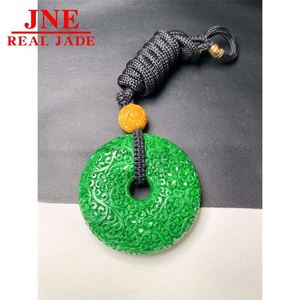 Venta al por mayor <span class=keywords><strong>de</strong></span> fábrica: Collar con colgante <span class=keywords><strong>de</strong></span> <span class=keywords><strong>jade</strong></span> tipo A verde intenso con diseño <span class=keywords><strong>de</strong></span> hebilla <span class=keywords><strong>de</strong></span> la paz tallada, venta al por mayor - Product Image 2