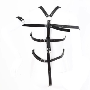Harnais de bondage en cuir sexy noir pour femmes, combinaison dos nu BDSM avec anneaux métalliques pour jeux intimes - Product Image 5