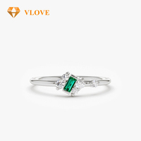 VLOVE Fabricant de bijoux en émeraude Bijoux de créateur haut de gamme Bague en émeraude baguette inclinée en or 14 carats