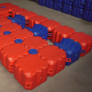 Plateforme flottante australienne pour voitures, ponton en plastique avec treuil et borne, type moulé par soufflage, livraison rapide - Product Image 1