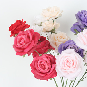 Roses artificielles Jessie, arrangement en vase multicolore à 3 têtes pour décorations de mariage - Product Image 3