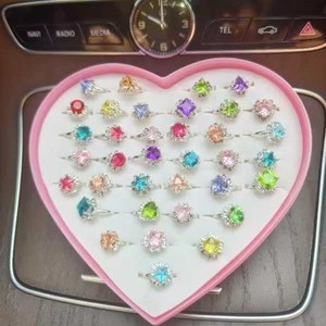 BELLE WORLD Nuovo Kit di 36 Anelli per Bambini, Anelli Regolabili <span class=keywords><strong>con</strong></span> Cristalli, Set Regalo di Compleanno per Ragazze, Gioielli per Bambini - Product Image 3