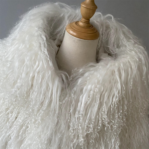 2024 abiti alla <span class=keywords><strong>moda</strong></span> abbigliamento esterno da donna lunghi cappotti con cappuccio <span class=keywords><strong>in</strong></span> vera pelliccia mongolena naturale cappotto invernale - Product Image 6