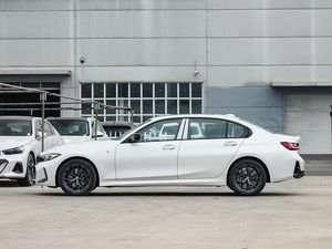 <span class=keywords><strong>BMW</strong></span> <span class=keywords><strong>Serie</strong></span> <span class=keywords><strong>3</strong></span> 325Li 2023 2.0T Sedán 8AT LHD Usado con Techo Panorámico y Navegación, Vehículo de <span class=keywords><strong>Segunda</strong></span> <span class=keywords><strong>Mano</strong></span>, <span class=keywords><strong>Precio</strong></span> de Exportación al por Mayor desde China - Product Image 4
