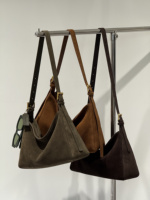 Produsen Tas Hobo Beludru Suede, Tas Selempang Bawah Lengan, Tas Bahu Lengkung Model Perahu, Tas Tangan Grosir, Sumber Barang Grosir